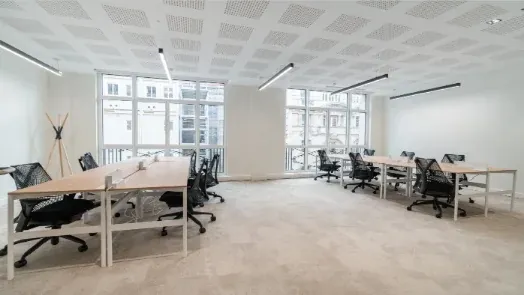Bureaux aménagés en prestation de services, 35 rue du Louvre, Paris 2e